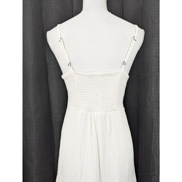 KNOX ROSE! FRESH WHITE CRINKLY GAUZE, RUCHED BACK, TIERED SUN DRESS! SZ M - Picture 6 of 10